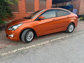2015 Hyundai Solaris I Рестайлинг, оранжевый, 1150000 рублей, вид 4
