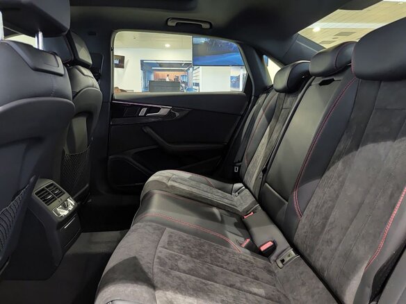 2025 Audi A4 45 TFSI Long V (B9) Рестайлинг, белый, 5450000 рублей - вид 17