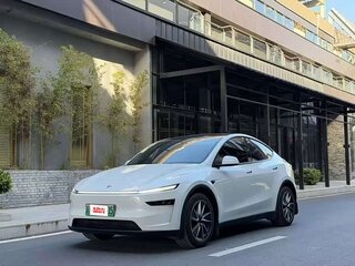 2025 Tesla Model Y Standard I Рестайлинг, белый, 5085000 рублей, вид 3
