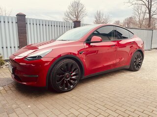 2022 Tesla Model Y Performance I, красный, 2680000 рублей, вид 1