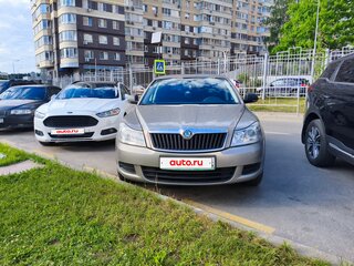 2011 Skoda Octavia II (A5) Рестайлинг, серый, 650000 рублей, вид 1