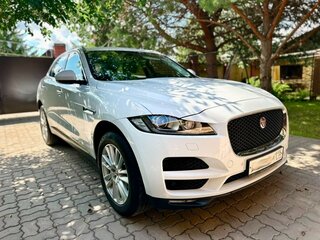 2017 Jaguar F-Pace I, белый, 2950000 рублей, вид 2