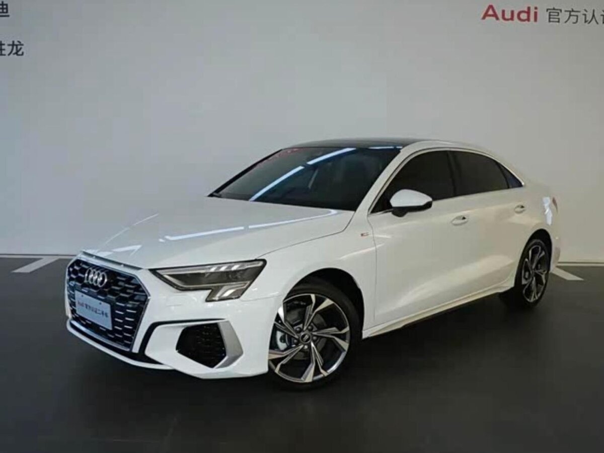 Audi A3 35 TFSI Long IV (8Y)