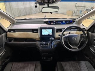 2022 Honda Freed II Рестайлинг, белый, 1320002 рублей, вид 4