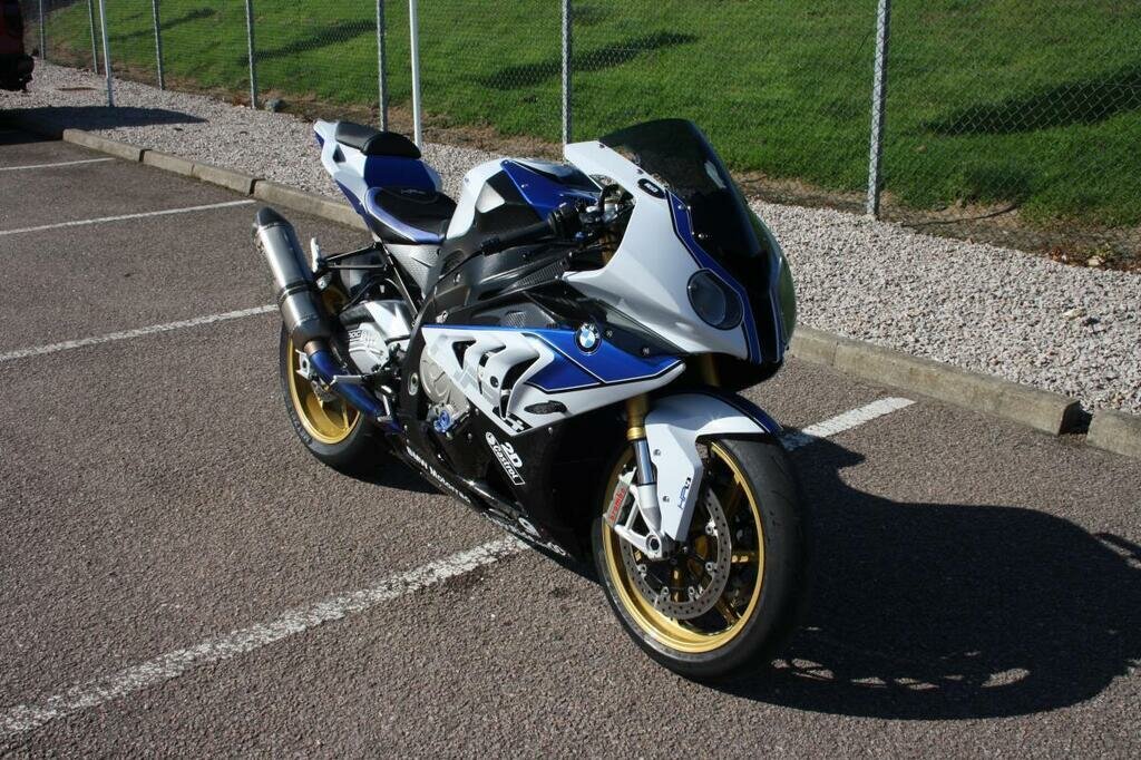BMW HP4