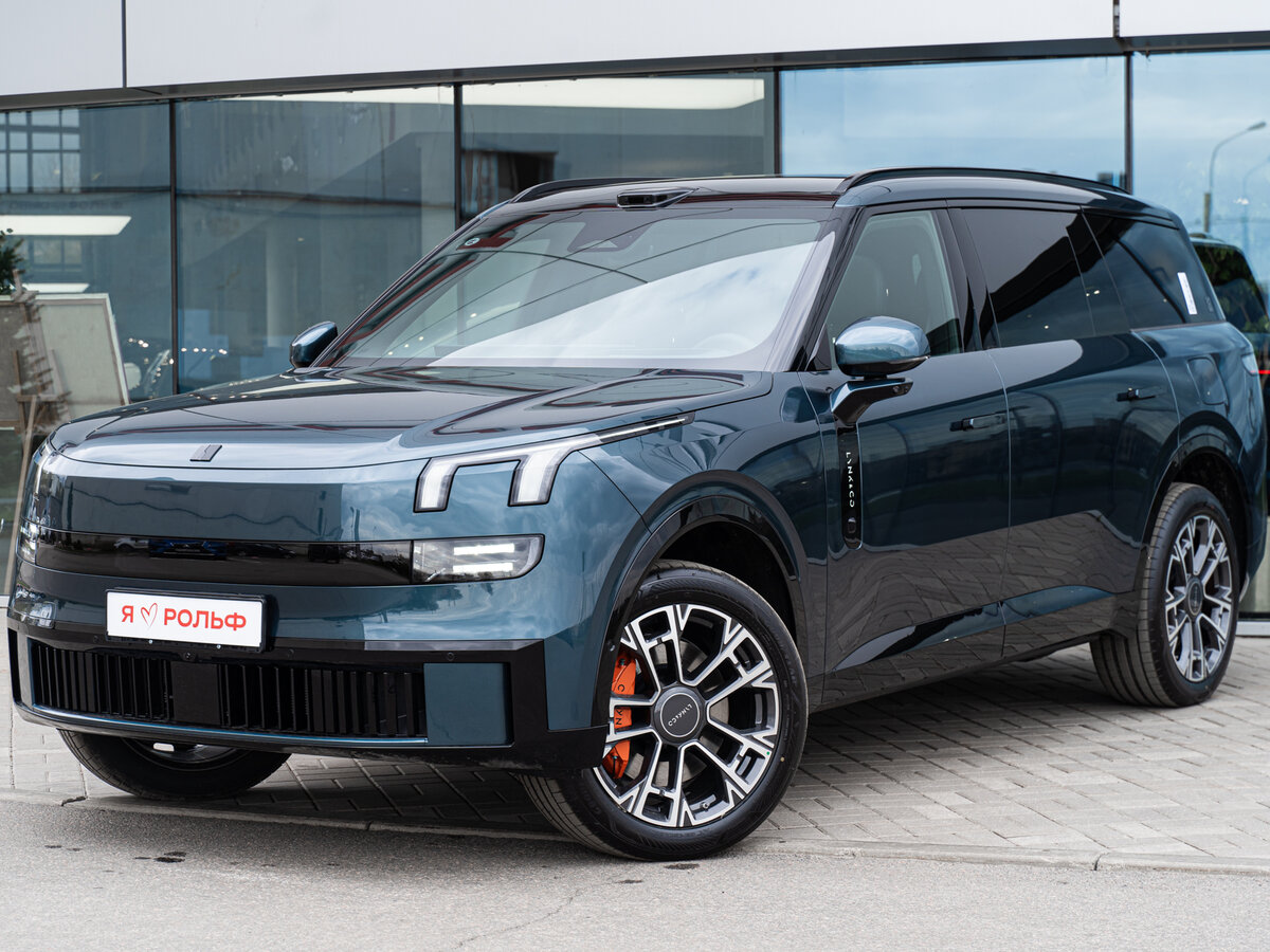 Lynk & Co 900