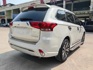 2021 Mitsubishi Outlander III Рестайлинг 3, белый, 1740000 рублей, вид 2