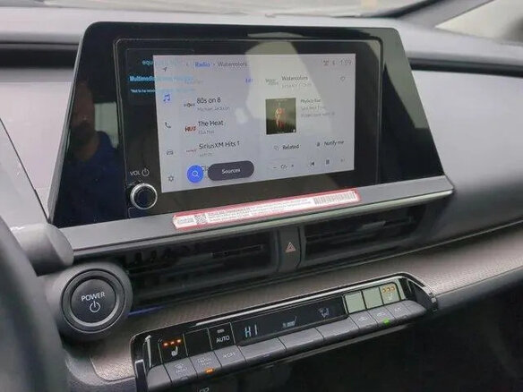 2024 Toyota Prius PHV V (XW60), серебристый, 4210000 рублей - вид 9