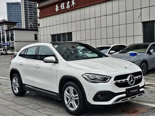 2022 Mercedes-Benz GLA 180 II (H247), белый, 1940000 рублей, вид 2