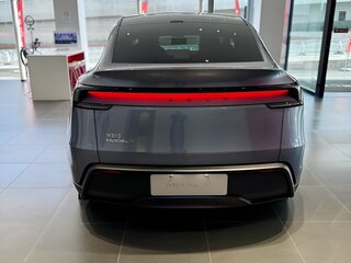 2025 Tesla Model Y Standard I Рестайлинг, серебристый, 5780000 рублей, вид 4