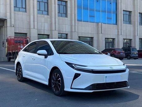2026 Toyota Corolla XII (E210) Рестайлинг 2, белый, 3310000 рублей, вид 3