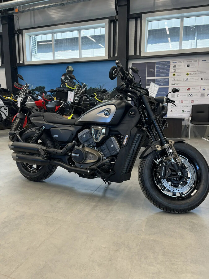 QJMotor SRV 600 V