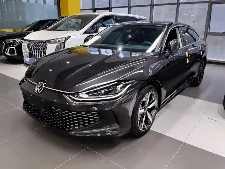 Volkswagen Lamando I Рестайлинг