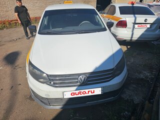 2018 Volkswagen Polo V Рестайлинг, белый, 487000 рублей, вид 1