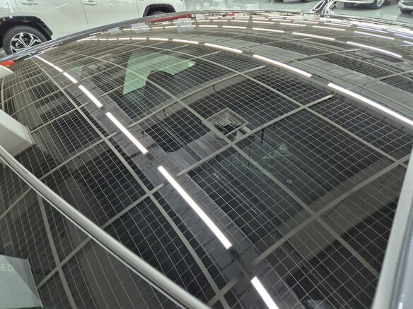 2025 Toyota Prius V (XW60), серый, 3999123 рублей - вид 4