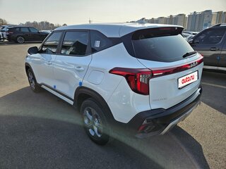 2023 Kia Seltos I, белый, 1708999 рублей, вид 5