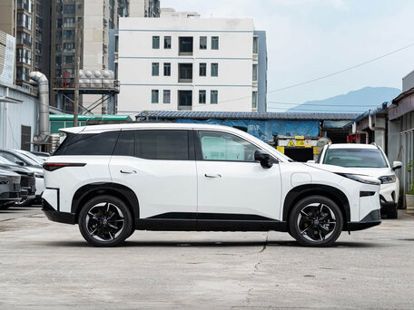 2026 Toyota bZ3X 58.3 kWh, белый, 2349000 рублей, вид 4