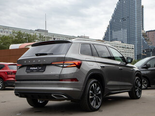 2025 Skoda Kodiaq I Рестайлинг, серый, 4528000 рублей, вид 4