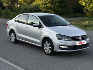 2016 Volkswagen Polo V Рестайлинг, серебристый, 840000 рублей, вид 1