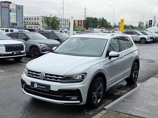 2017 Volkswagen Tiguan II, белый, 2622000 рублей, вид 2