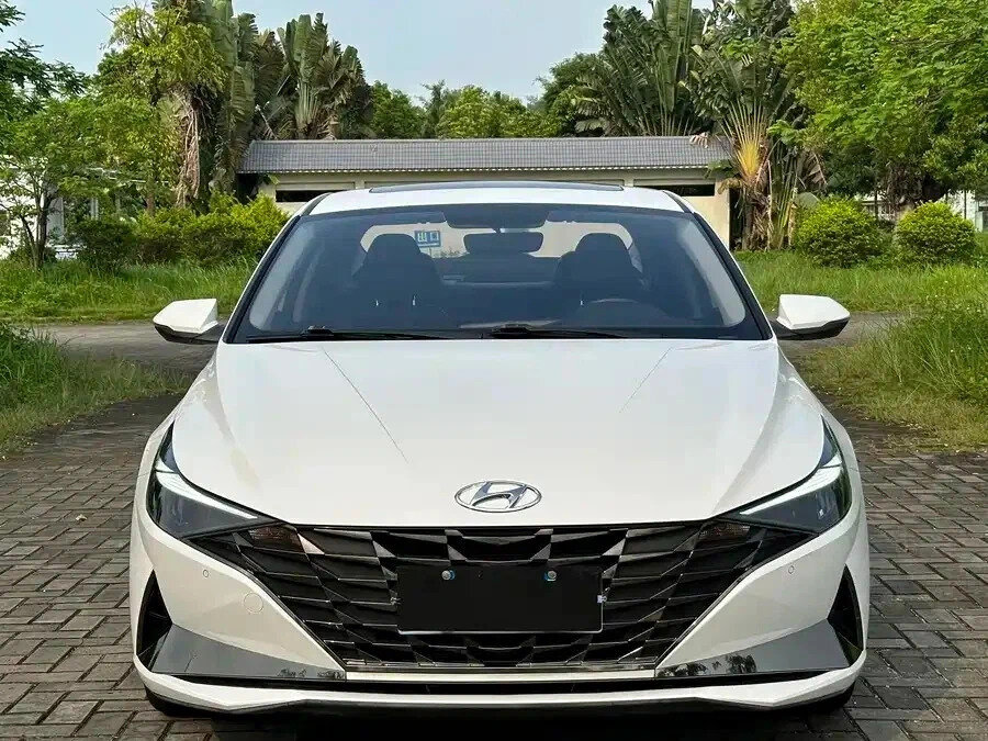 Hyundai Elantra VII (CN7)