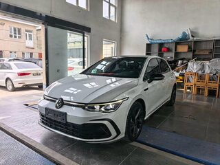 2022 Volkswagen Golf VIII, белый, 1520000 рублей, вид 1