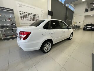 2026 Lada (ВАЗ) Granta I Рестайлинг, белый, 1218000 рублей, вид 2