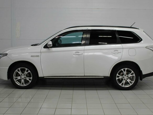 2014 Mitsubishi Outlander III, белый, 1480000 рублей - вид 8