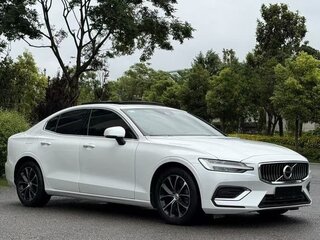 2022 Volvo S60 III, белый, 2500000 рублей, вид 1