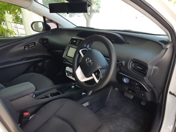 2016 Toyota Prius IV (XW50), белый, 1700000 рублей - вид 8