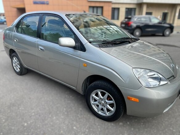 2001 Toyota Prius I Рестайлинг (XW10), золотистый, 750000 рублей - вид 3