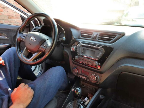 2015 Kia Rio 6-speed III, белый - вид 2