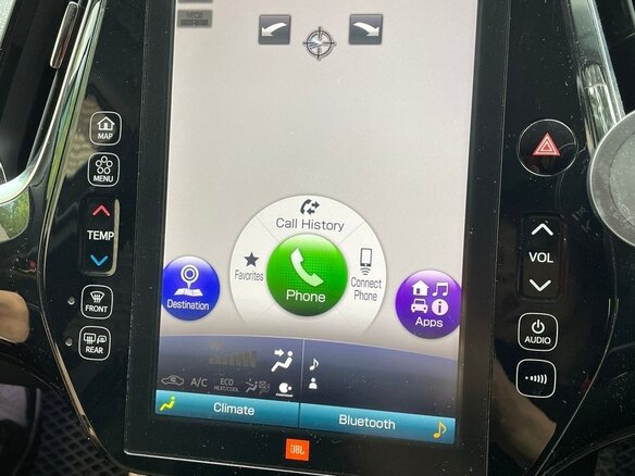 2017 Toyota Prius PHV ZVW52 IV (XW50), белый, 2500000 рублей - вид 12