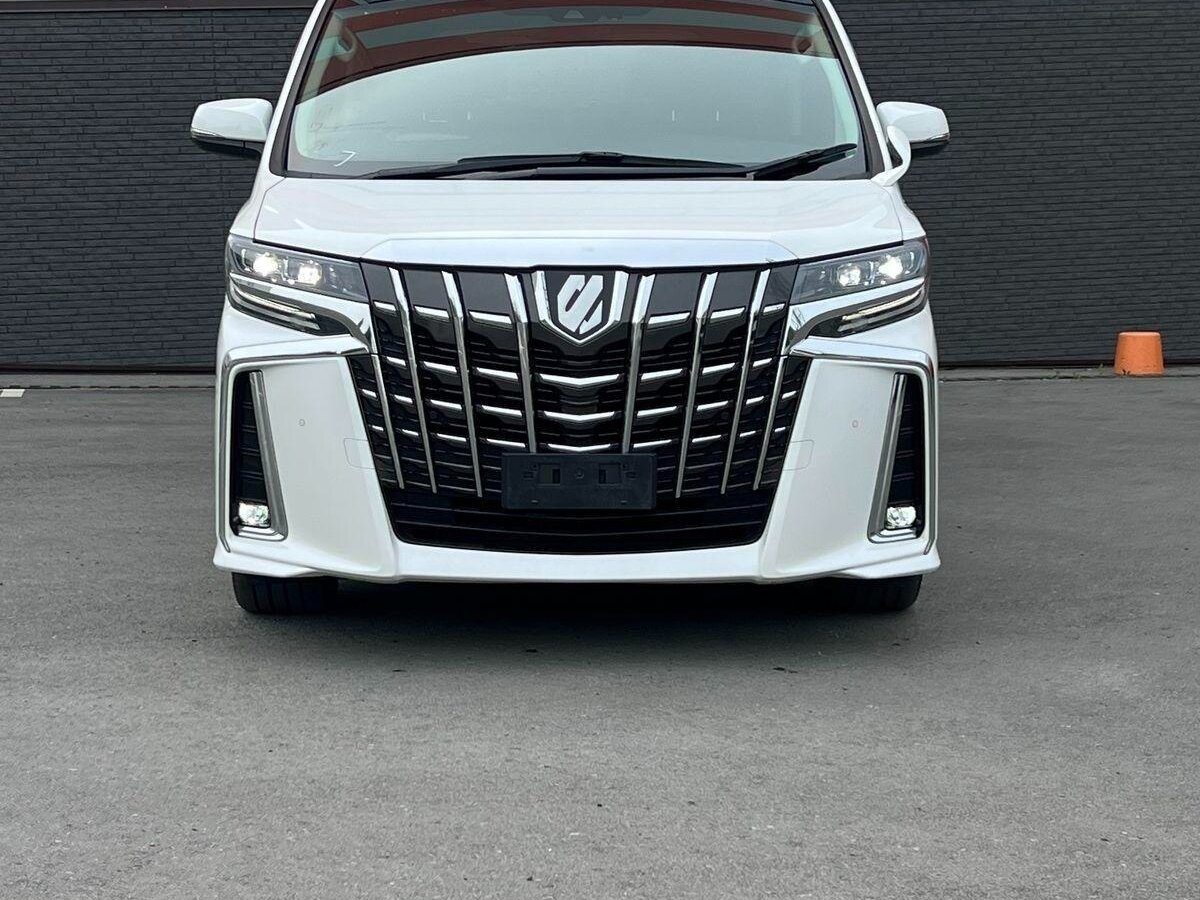 Купить б/у Toyota Alphard III Рестайлинг 2.5hyb CVT (152 л.с.) 4WD ...
