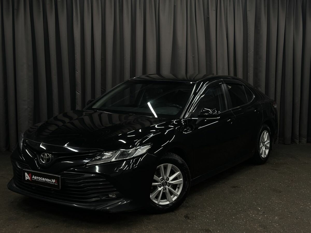 Toyota Camry VIII (XV70)
