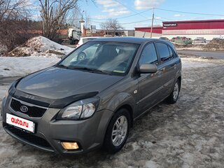 2010 Kia Rio II Рестайлинг, серебристый, 500000 рублей, вид 1