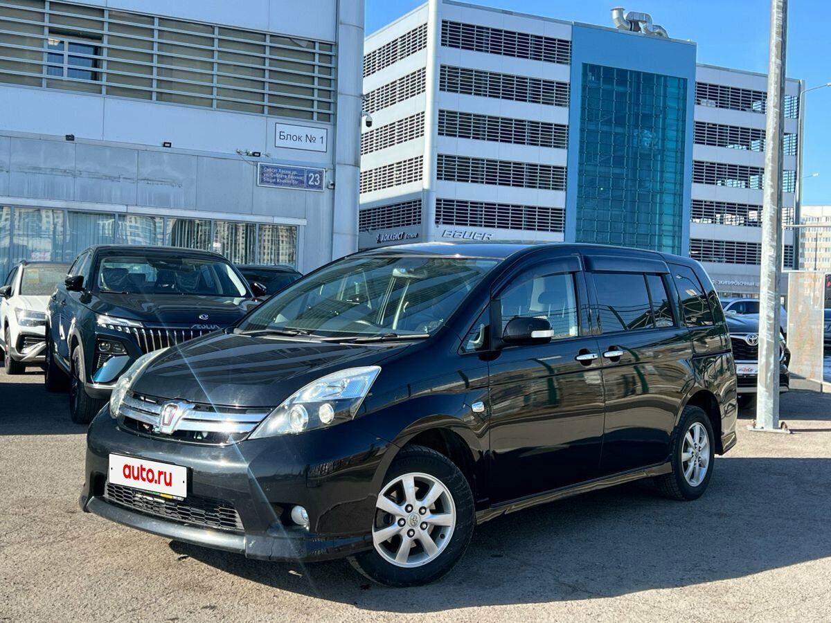 Toyota ISis I Рестайлинг