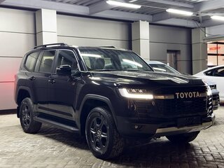 2025 Toyota Land Cruiser 300 Series, чёрный, 15050000 рублей, вид 1