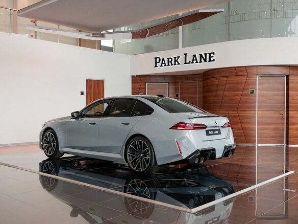 2025 BMW M5 VII (G90), серый, 20890000 рублей - вид 1