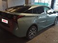 2019 Toyota Prius IV Рестайлинг (XW50), зелёный, 2280000 рублей - вид 2