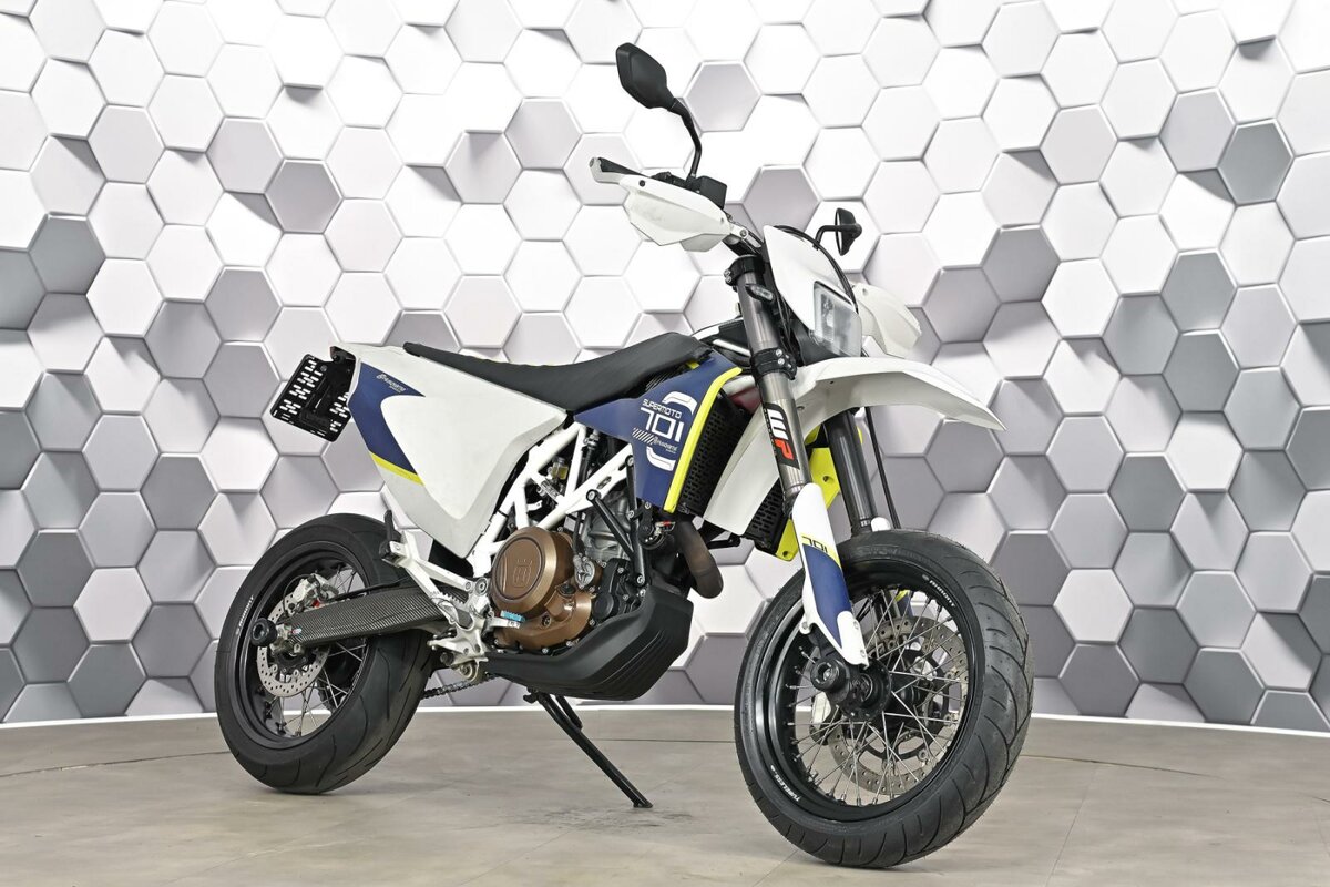 Husqvarna 701 Supermoto