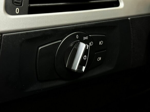 2011 BMW 3 серии 318i V (E90/E91/E92/E93) Рестайлинг, серебристый, 919777 рублей - вид 17