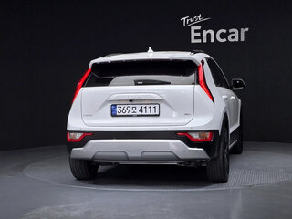 2022 Kia Niro II, белый, 1501003 рублей, вид 4