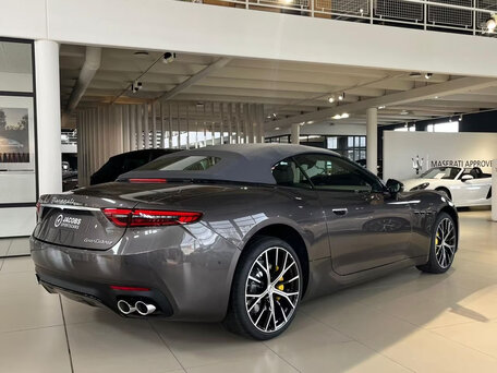 2026 Maserati GranCabrio Trofeo II, серый, 23900000 рублей, вид 5