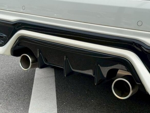 2022 Toyota Prius IV Рестайлинг (XW50), белый, 1560000 рублей - вид 17