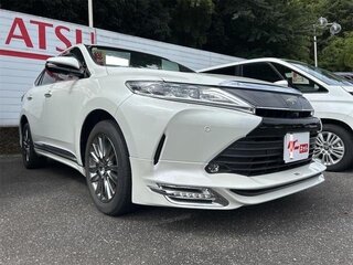 2019 Toyota Harrier III (XU60) Рестайлинг, белый, 1910000 рублей, вид 5
