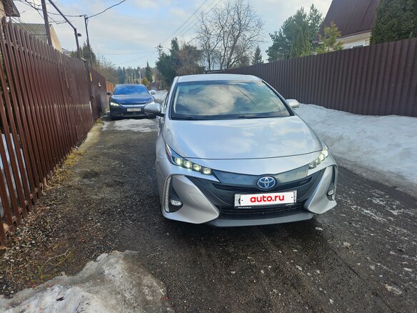 2018 Toyota Prius PHV ZVW52 IV (XW50), серый, 2050000 рублей