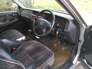 2001 Toyota Crown Sedan XS10, серебристый, 495000 рублей, вид 3