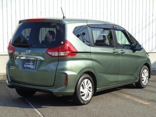 2022 Honda Freed II Рестайлинг, зелёный, 1370000 рублей, вид 5