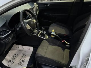 2018 Hyundai Solaris II, белый, 750000 рублей, вид 5